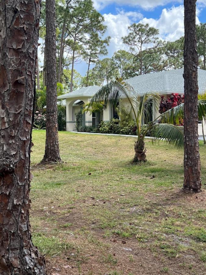 Private Tropical Paradise Guesthouse! Loxahatchee Екстер'єр фото